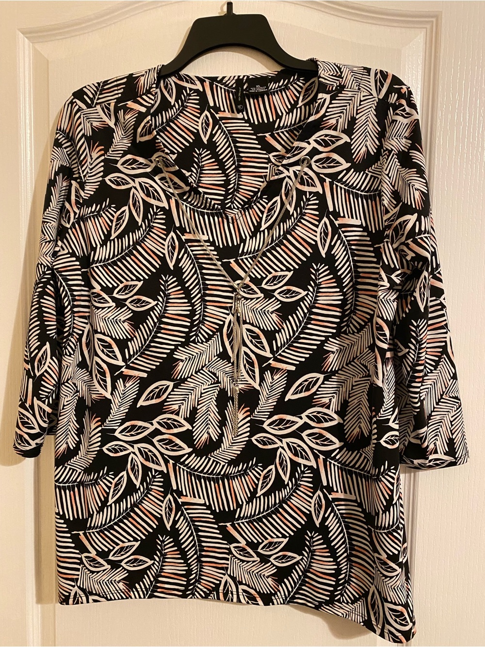 New Directions Leaf Print Blouse & Necklace size XL